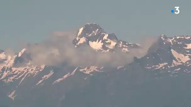 Dans les Pyrénées, en ce début de déconfinement, les randonneurs retrouvent les pentes de l'Ariège