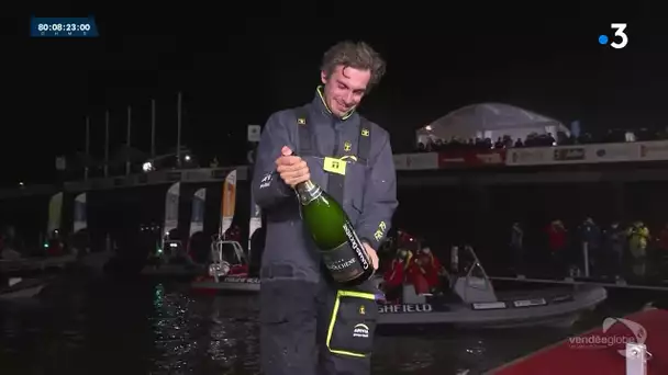 Vendée Globe : La tradition du champagne pour Charlie Dalin