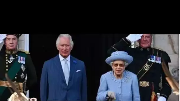 La reine et le prince Charles frappés par une pétition de campagne pour retirer le consentement roya