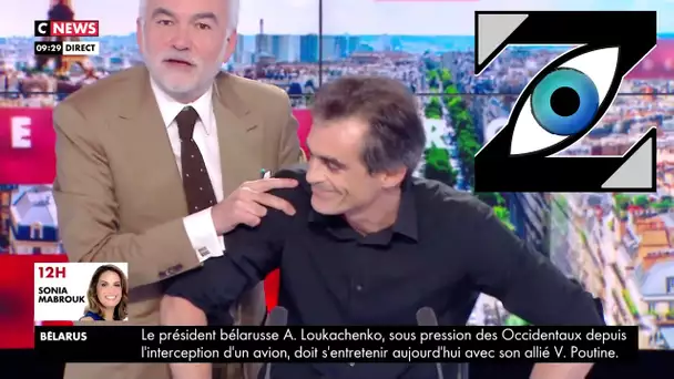 [Zap Télé] Pascal Praud cède sa place à Raphaël Enthoven (31/05/21)