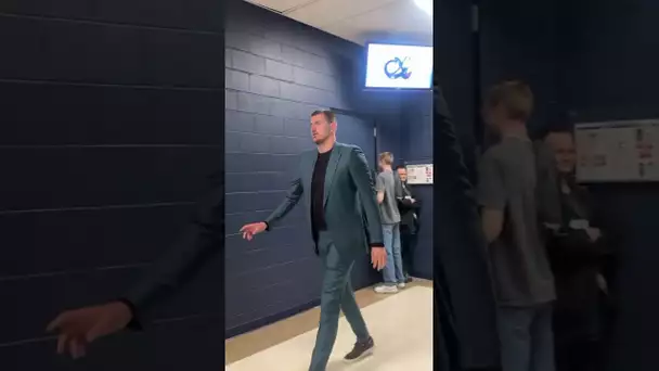Jokić is in the house for Game 5!