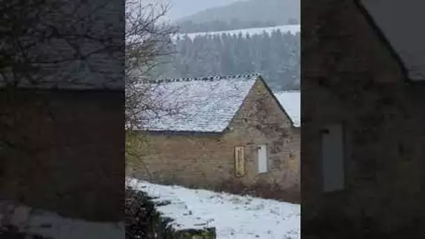 De la neige en Lozère près de Lanuejouls #neige #lozère #occitanie