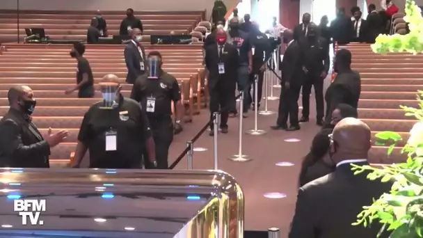 À Houston, des milliers de personnes se recueillent devant le cercueil de George Floyd