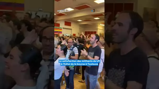 La satisfaction des militants de LFI à l’hôtel de la bourse à Toulouse. #electionslegislatives