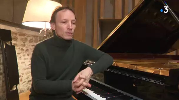Le pianiste virtuose Roustem Saïtkoulof enregistre à la Ferme de Villefavard