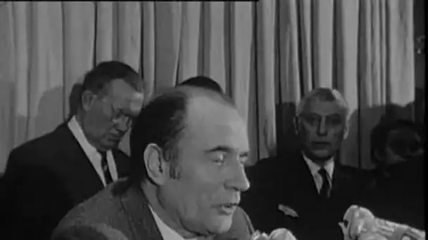 François Mitterrand devant la presse