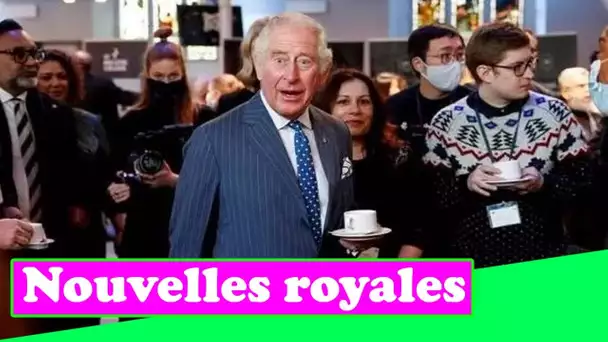 Le prince Charles distribue des cadeaux aux réfugiés et aux victimes de Grenfell lors d'une visite à