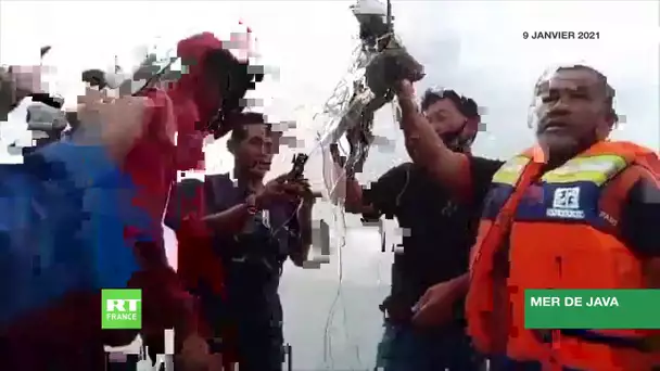Indonésie : les débris d'un Boeing 737 retrouvés en mer