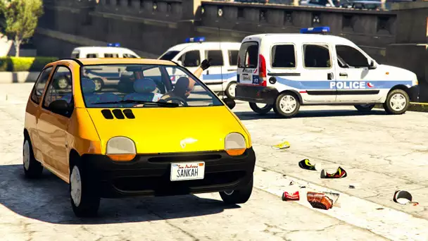 TWINGO VS POLICE SUR GTA 5 !