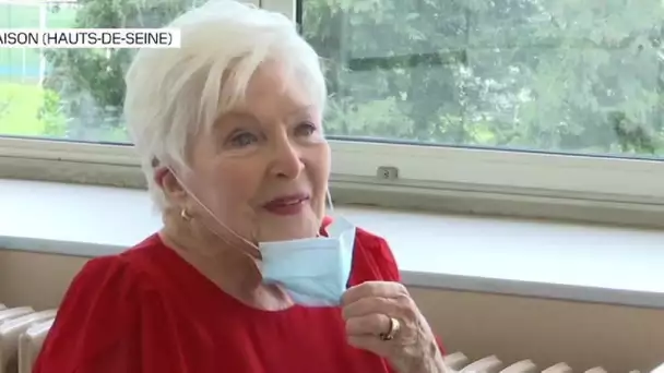 Line Renaud vaccinée : l'actrice souriante, filmée pendant sa première injection