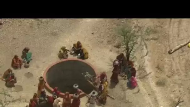 Inde, Rajasthan : femmes creusant un réservoir