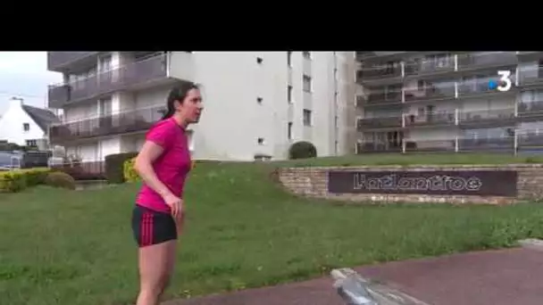 A Concarneau, cours de gym au balcon, histoire de se bouger un peu pendant le confinement