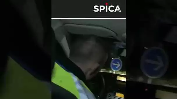 Motard en fuite : la police ne s’attendait pas à ça ! 😮🚨 #shorts
