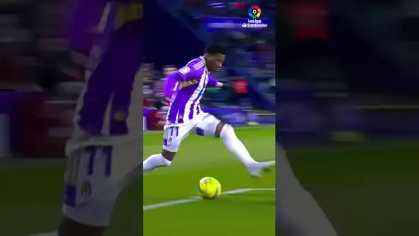 Gonzalo Samba Plata! 😲 👌 🕺🏽  #shorts #laligasantander #realvalladolid