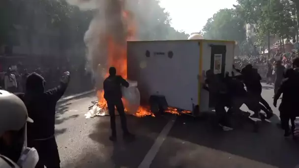 Retraites : des casseurs incendient un cabanon de chantier au milieu de la manifestation à Paris