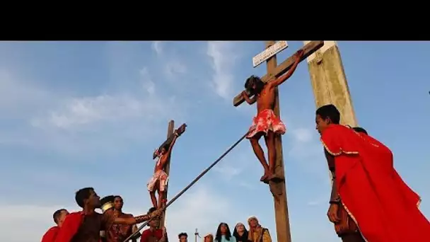 Venezuela : mise en scène de la crucifixion du Christ