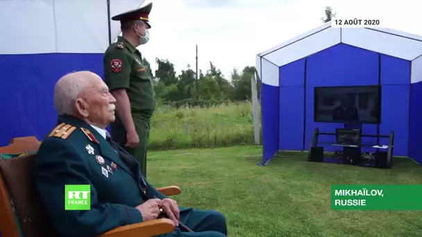 L’émouvant hommage de militaires russes à un vétéran qui fêtait son 100e anniversaire