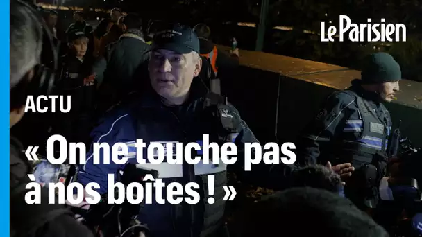 «Touchez pas à nos boites !» : la mairie de Paris teste le démontage des stands des bouquinistes