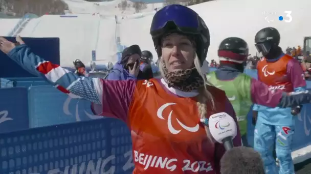 Jeux paralympiques 2022 : la Catalane Cécile Hernandez remporte la médaille d'or en snowboard cross