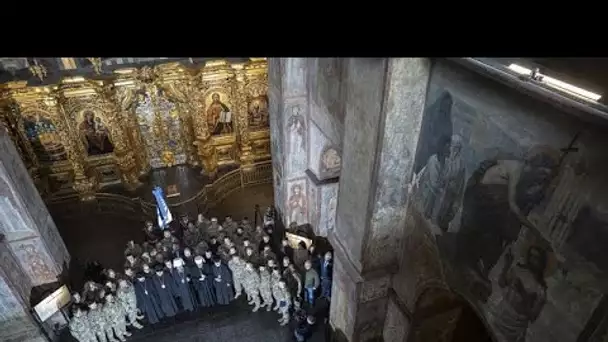 Ukraine : des aumôniers intégrés à l'armée