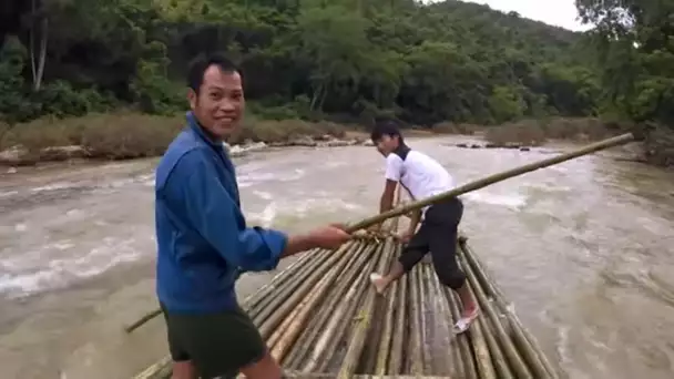 Ils naviguent sur un radeau de 50m de long