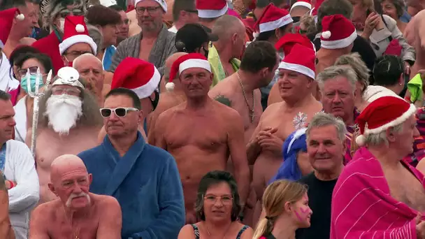 Le dernier bain naturiste de l'année au Cap d'Agde a eu lieu dans la brume et la douceur