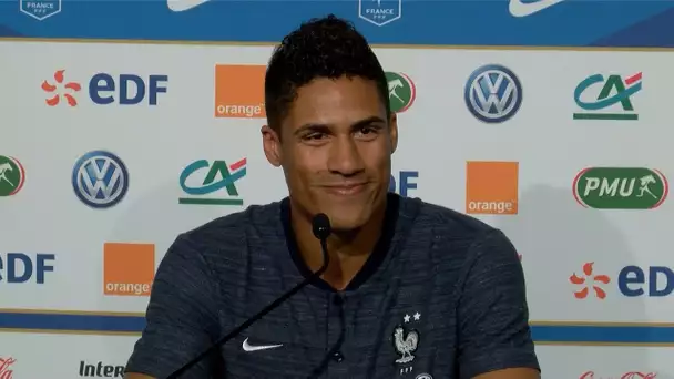 Équipe de France, la conférence de presse de Varane et Deschamps en replay