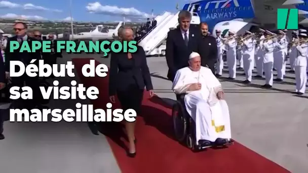 Visite du pape François à Marseille : les images de son arrivée et de l’accueil d’Élisabeth Borne