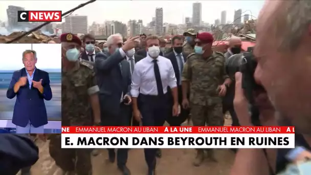 Emmanuel Macron dans Beyrouth en ruines