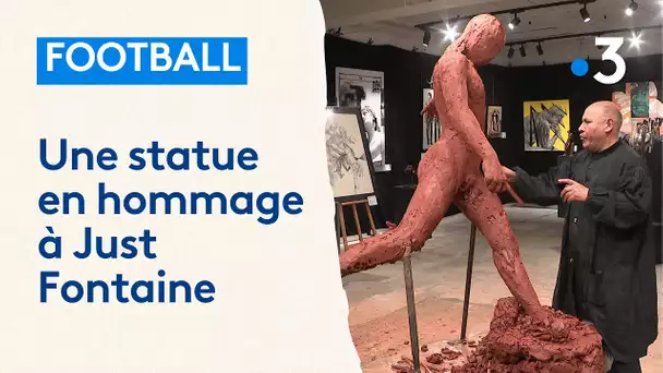 Football : une statue en hommage à Just Fontaine sculptée sous les yeux du public