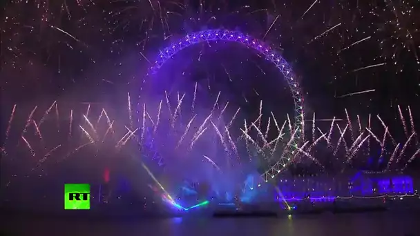 Célébrations de Nouvel An avec 12 000 feux d’artifice à Londres