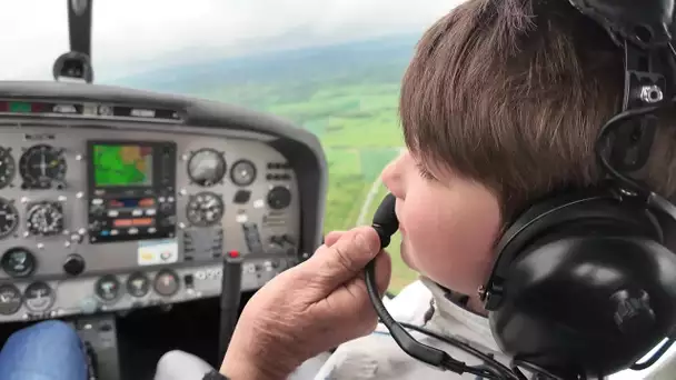 Un vol découverte en avion dans le Jura pour ces enfants en vacances