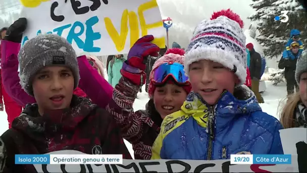 Isola 2000, les professionnels du ski posent le "genou à terre"