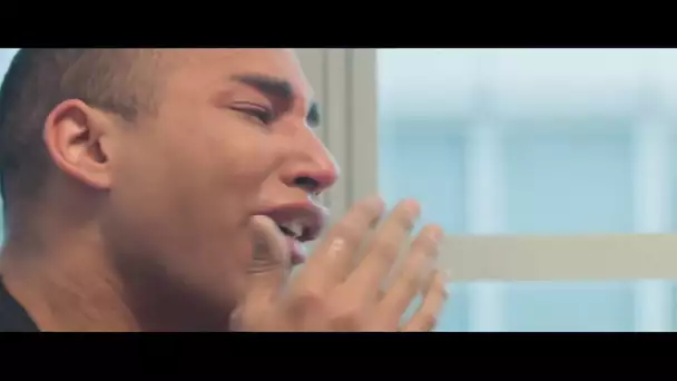 Olivier Rousteing fond en larmes en apprenant que sa mère biologique l'a eu à l'âge de 15 ans