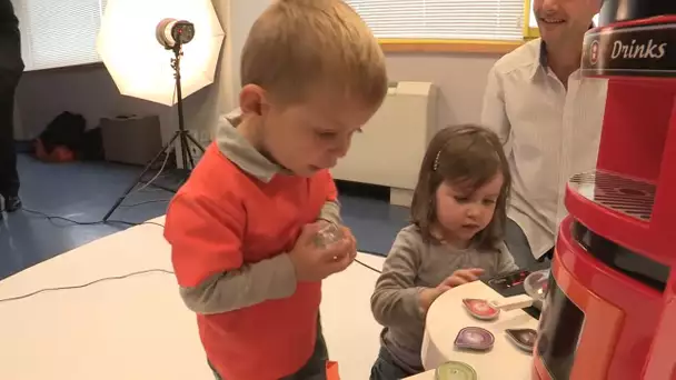 Mon fils joue à la dinette, c'est grave ?!