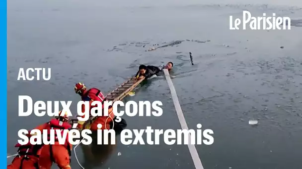 Chine : le sauvetage spectaculaire de deux adolescents pris au piège dans la glace