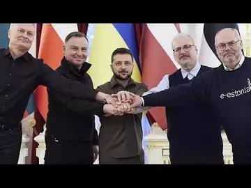 Les présidents baltes et polonais sur des lieux de "douleur et de souffrance" en Ukraine