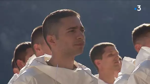 Mont-Blanc : 33 nouvelles recrues reçoivent leur "tarte" et deviennent chasseurs alpins