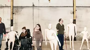 Des mannequins de vitrine moulés sur des personnes handicapées