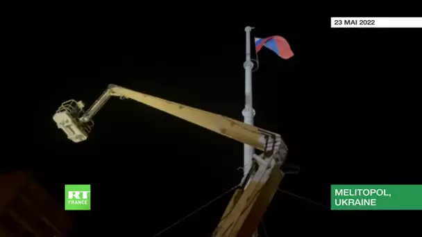Ukraine : le drapeau russe hissé sur la place de la Victoire à Melitopol