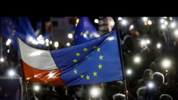 Pologne : des dizaines de milliers de personnes manifestent leur appartenance à l'UE • FRANCE 24