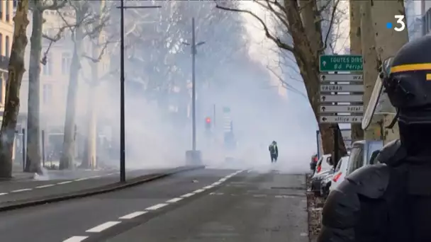 1200 'gilets jaunes' à Lille pour le 13e week-end de mobilisation.