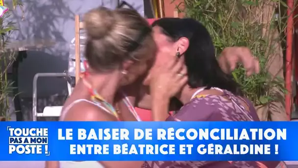 Le baiser de la réconciliation entre Béatrice Rosen et Géraldine Maillet !