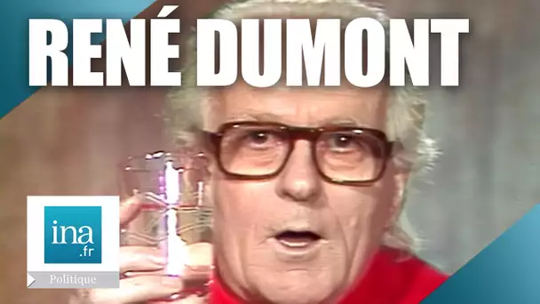 1974 : René Dumont "Je bois devant vous un verre d'eau précieuse" | Archive INA