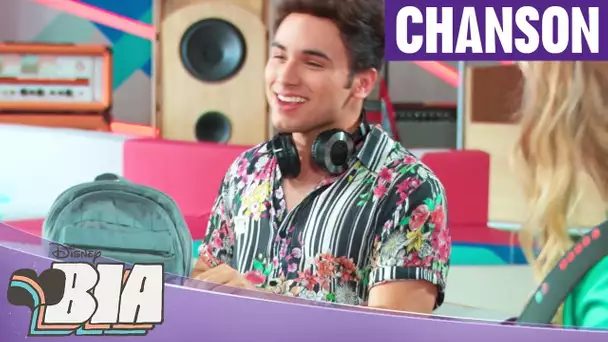 Bia - Chanson : La vida te devuelve (Episode 18)