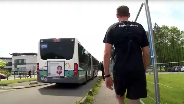 Il défie un bus à la course