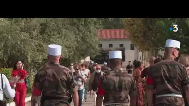 Nîmes : Les légionnaires du 2eme REI reçoivent public et famille.