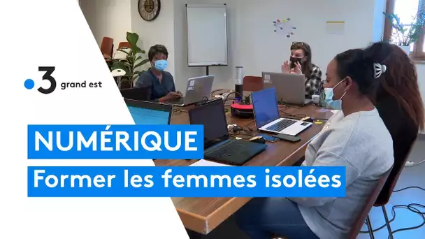 Former les femmes isolées au numérique pour s'émanciper