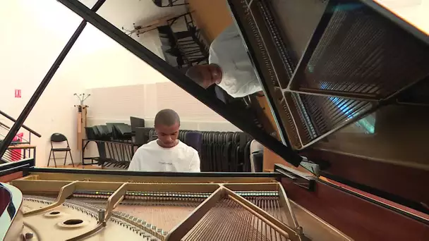 Chalon : le pianiste Samuel Apoutou s'apprête à vivre son rêve américain
