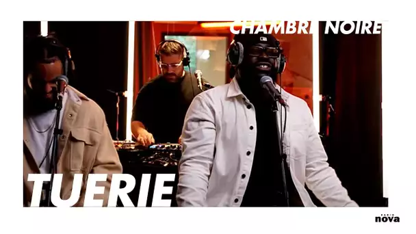 Tuerie en live chez Radio Nova | Chambre Noire